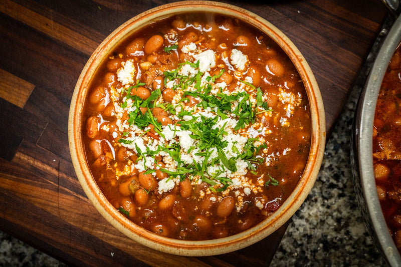 Receta de frijoles charros con chorizo, tocino y alubias