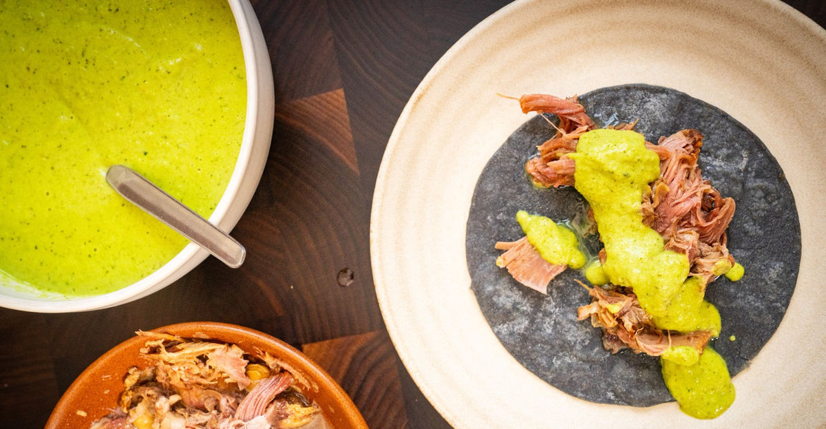 Taco de carnitas con salsa verde