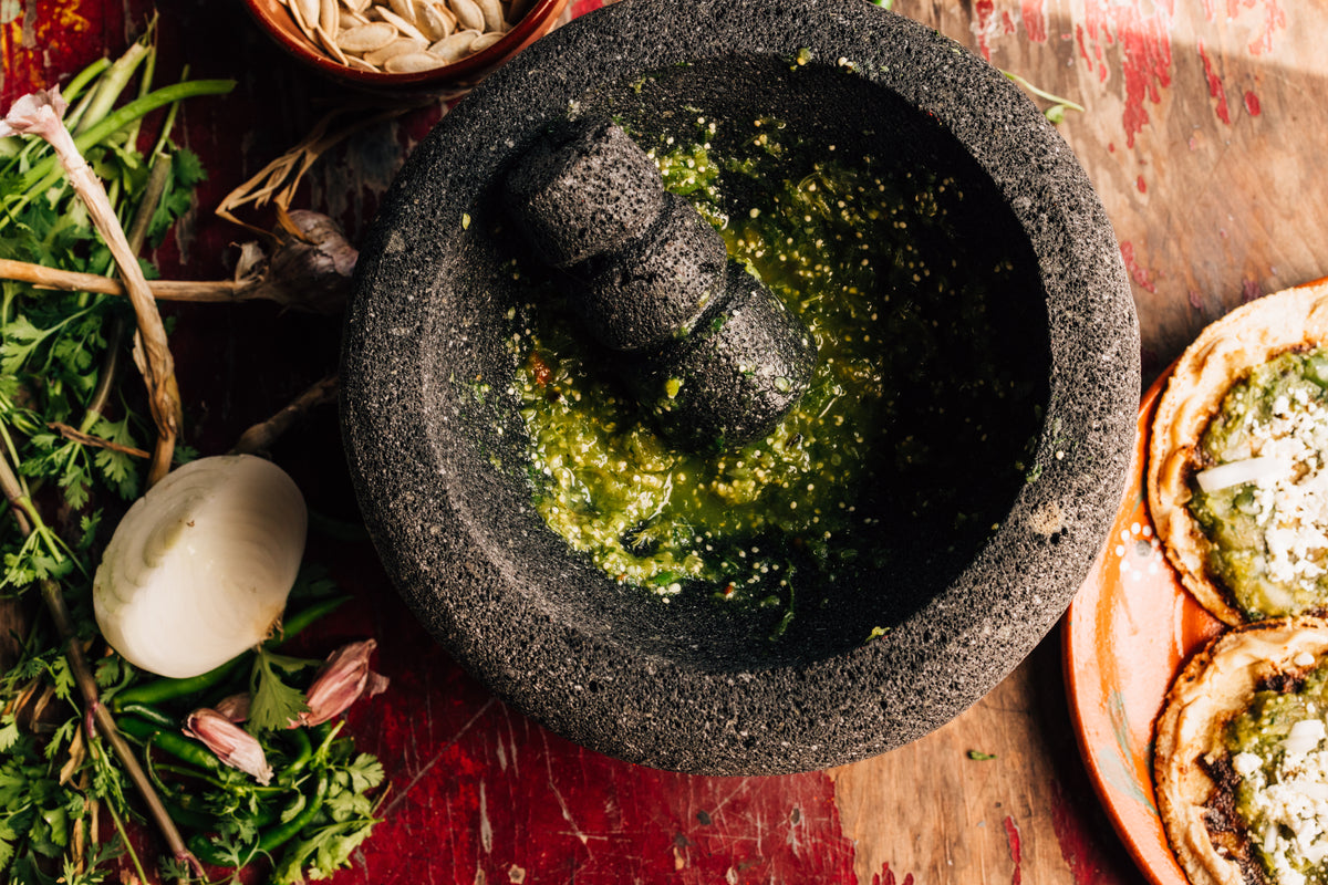 Salsa Verde hecha en Masienda Molcajete