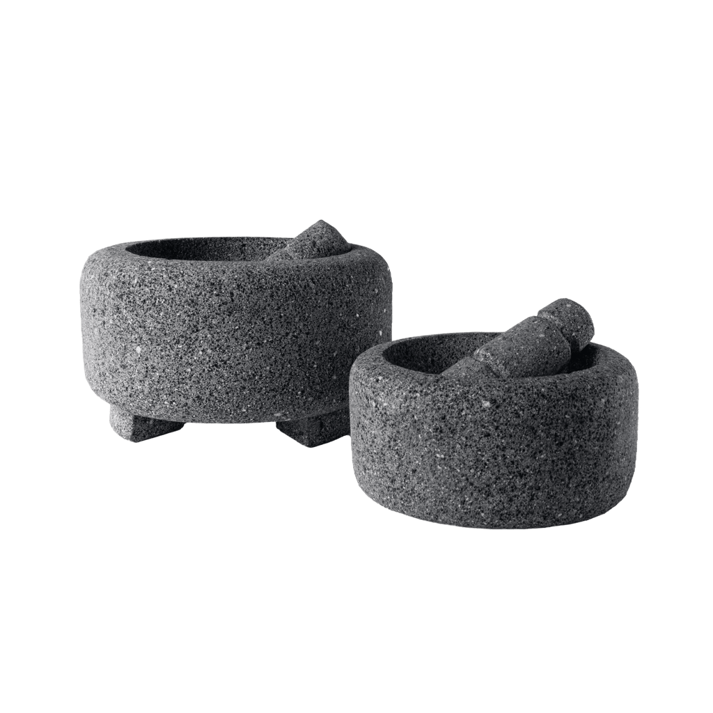Molcajete y Chico